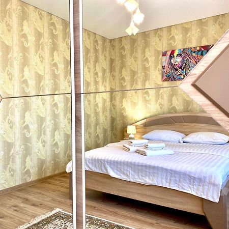 Apartpoltava Новий Будинок, В Самому Центрі 2-Окремі Кімнати, Панорамний Балкон Luaran gambar