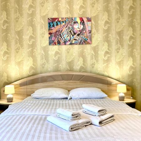 Apartpoltava Новий Будинок, В Самому Центрі 2-Окремі Кімнати, Панорамний Балкон Luaran gambar